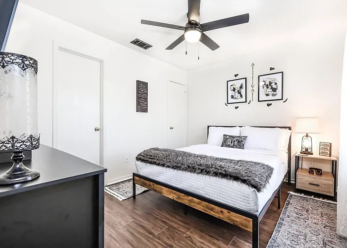 Entire 4-plex | For Corporate Teams Or Contractors