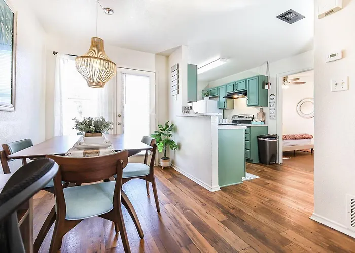 Apartment Entire 4-plex | For Corporate Teams Or Contractors *