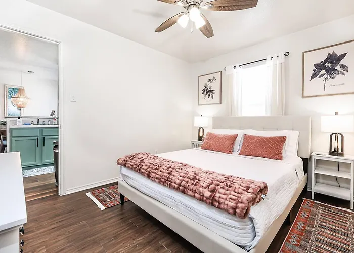 Entire 4-plex | For Corporate Teams Or Contractors Apartment *