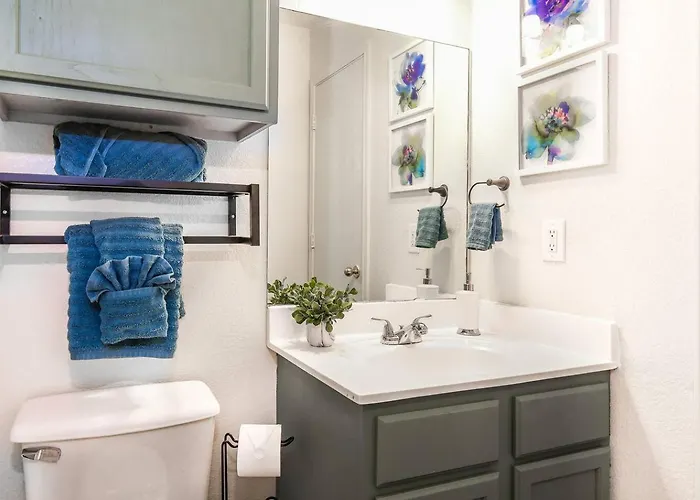 Apartment Entire 4-plex | For Corporate Teams Or Contractors *