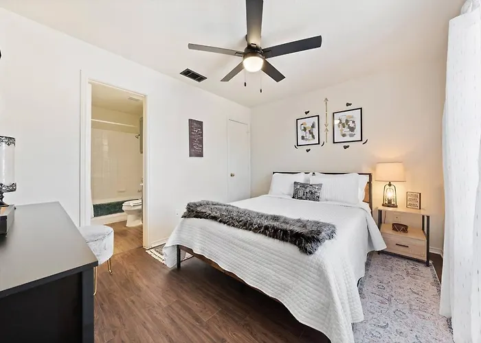 Entire 4-plex | For Corporate Teams Or Contractors