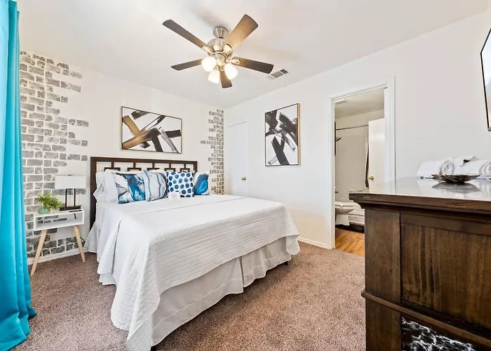 Entire 4-plex | For Corporate Teams Or Contractors