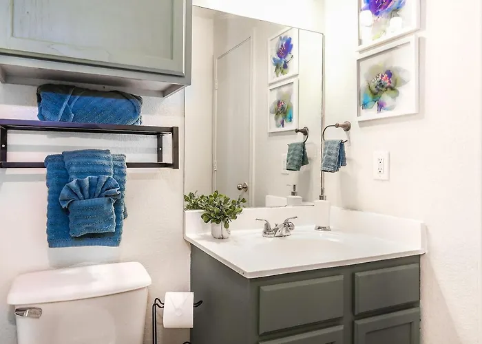 Entire 4-plex | For Corporate Teams Or Contractors Apartment *